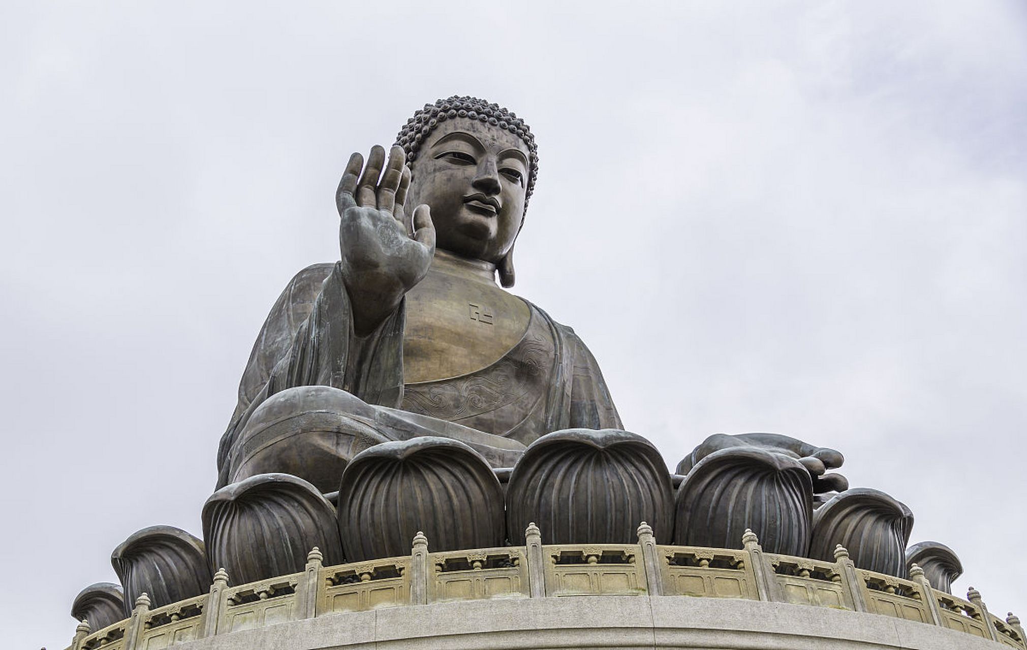 东林大佛位于福建福州宽仁镇东林村,是世界上最高的青铜佛像.