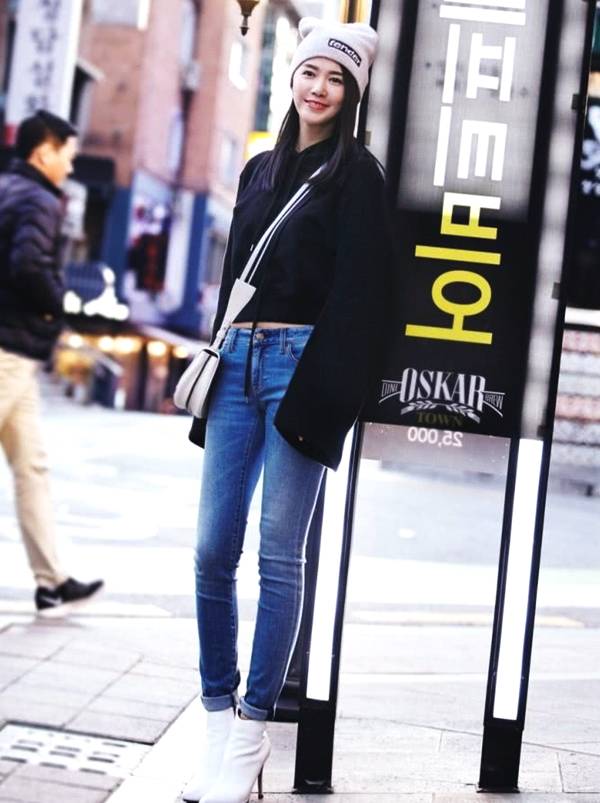 谭维维身穿粉红色西装黑色短裤 时尚度满分!