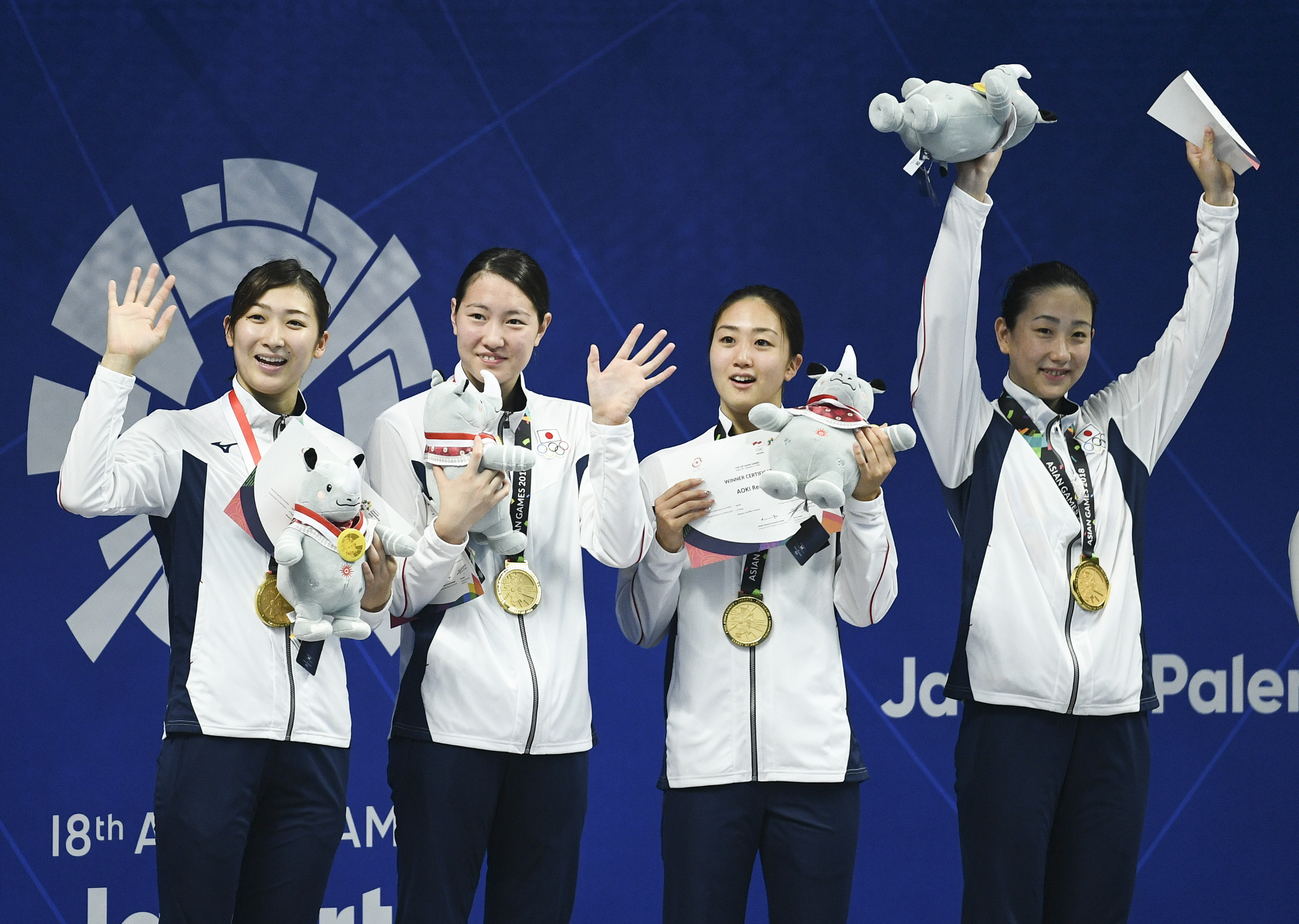 游泳——女子4x100米自由泳接力颁奖仪式(3)