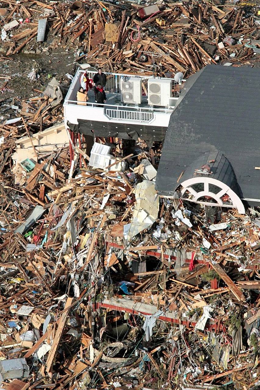 6级地震已造成161人死亡,数千人受伤