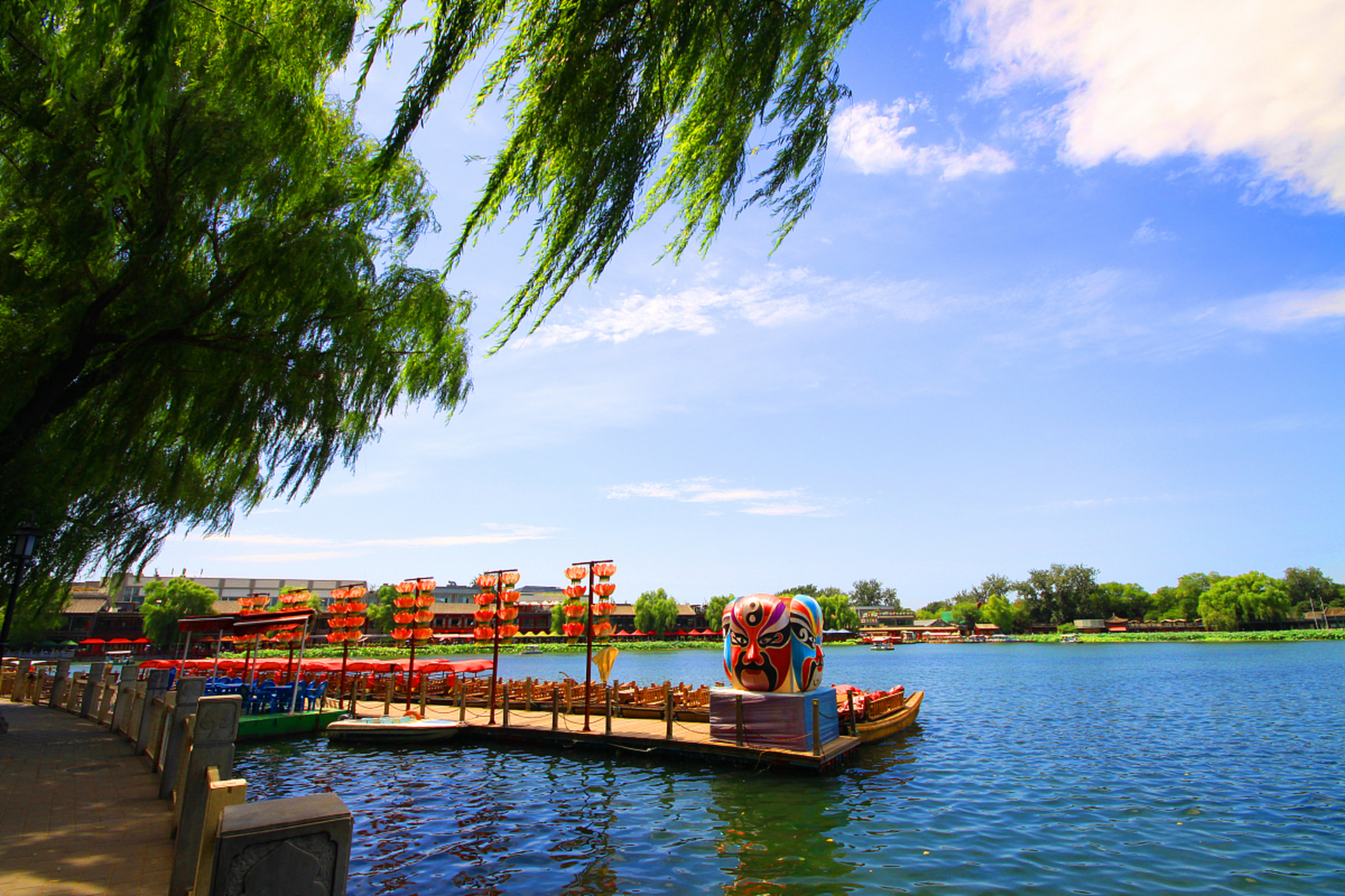 包头南海公园是城市公园之一,位于东河区南侧.