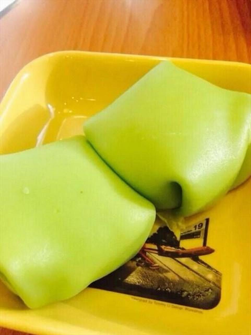 新春消费季#说起满记甜品嘛,脑海里直接就闪现过榴莲班戟的一张图我 