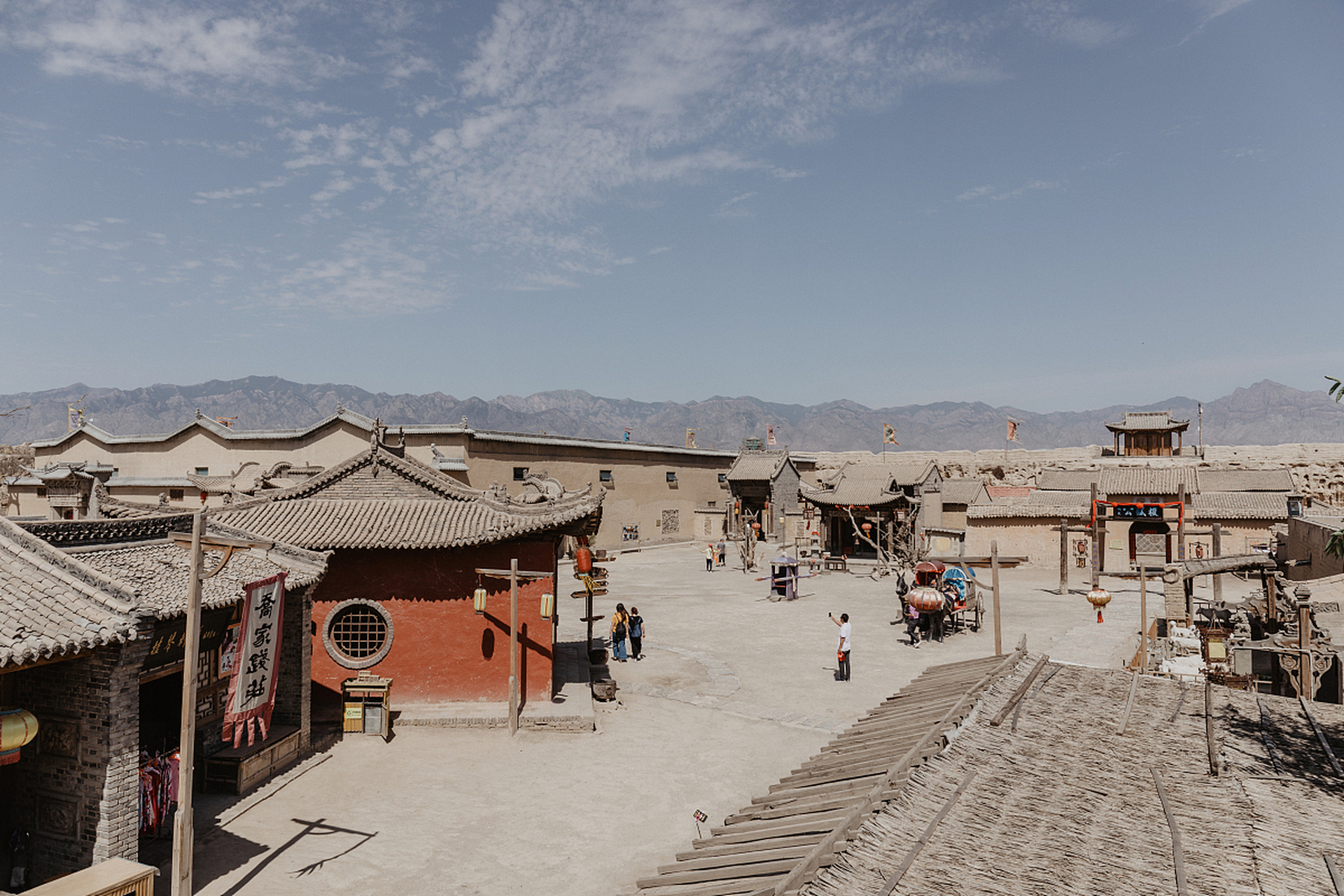 嬉行记# 敦煌影视古城,这座集影视拍摄,文化旅游为一体的风景名胜区