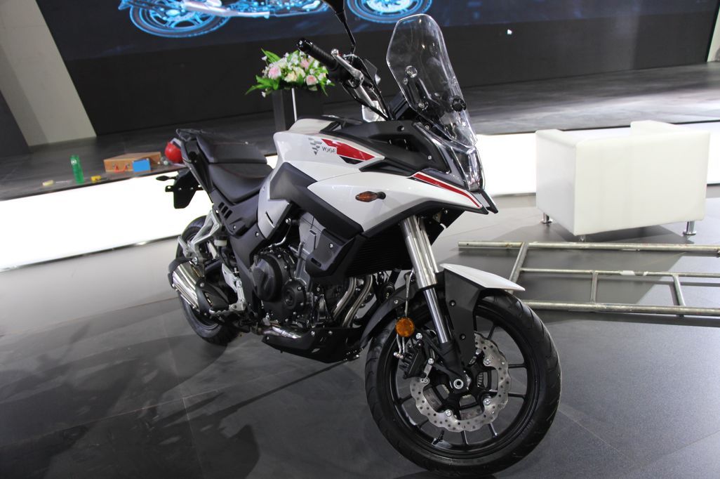 又一中量级爆款拉力,高颜值高配置,35kw双缸水冷abs,或3.1w