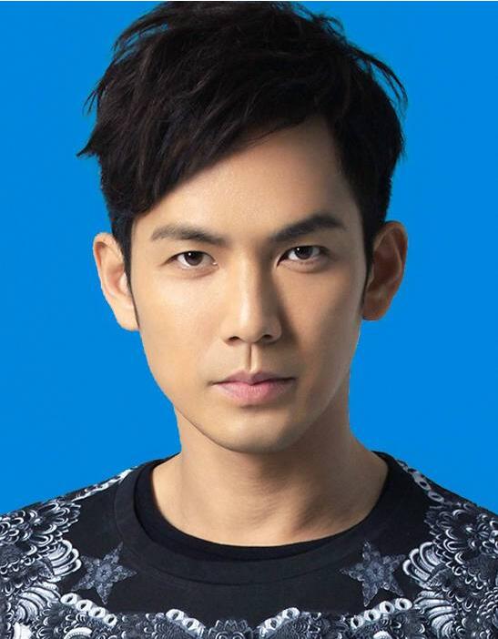 男明星证件照到底和本人差距有多大?杨洋很帅,钟汉良画风清奇