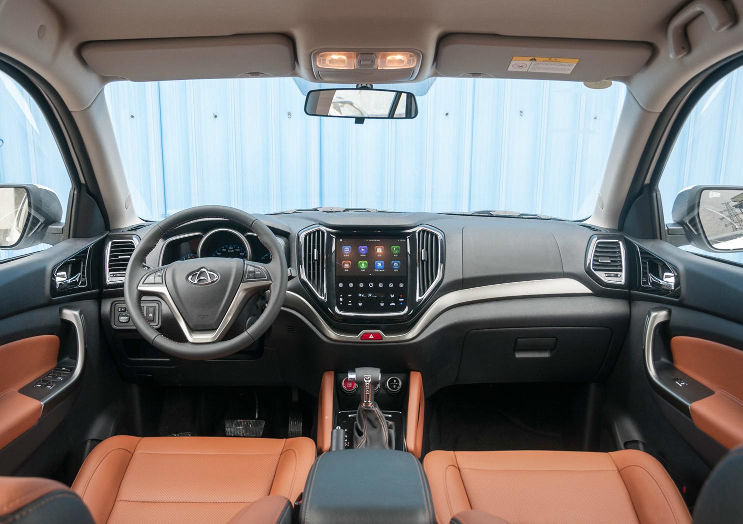 欣赏长安cx70高清时尚图片,外形豪迈优美,打造年轻新概念