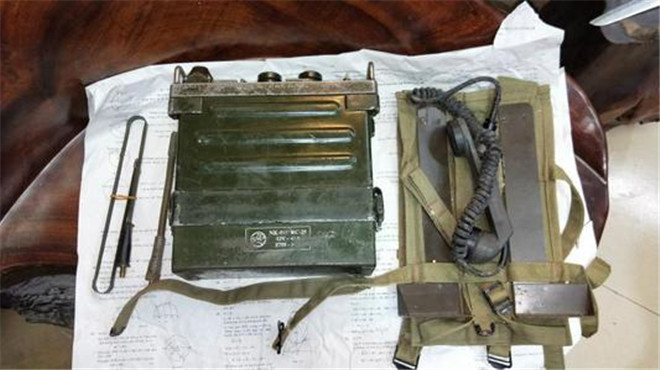 美军花大价钱研制单兵电台,连头盔都要露出耳朵,结果如何?