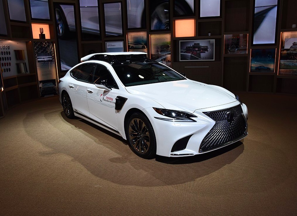 雷克萨斯ls 2019款 tri-p4 转载自百家号作者:老王学车噗