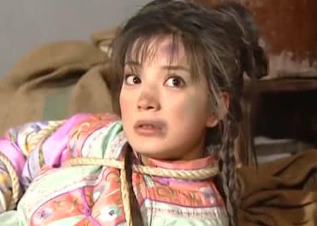 还珠格格:小燕子关押黑店逃出,最先想到的人不是永琪,而是他!