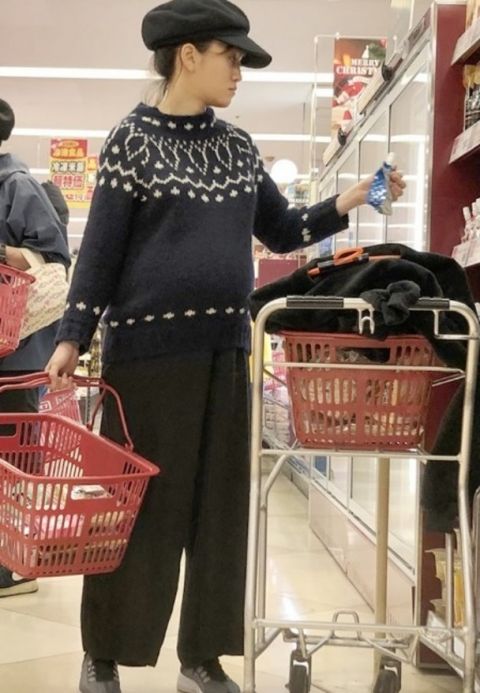 预计明年春天升级当妈!前田敦子挺孕肚素颜购物