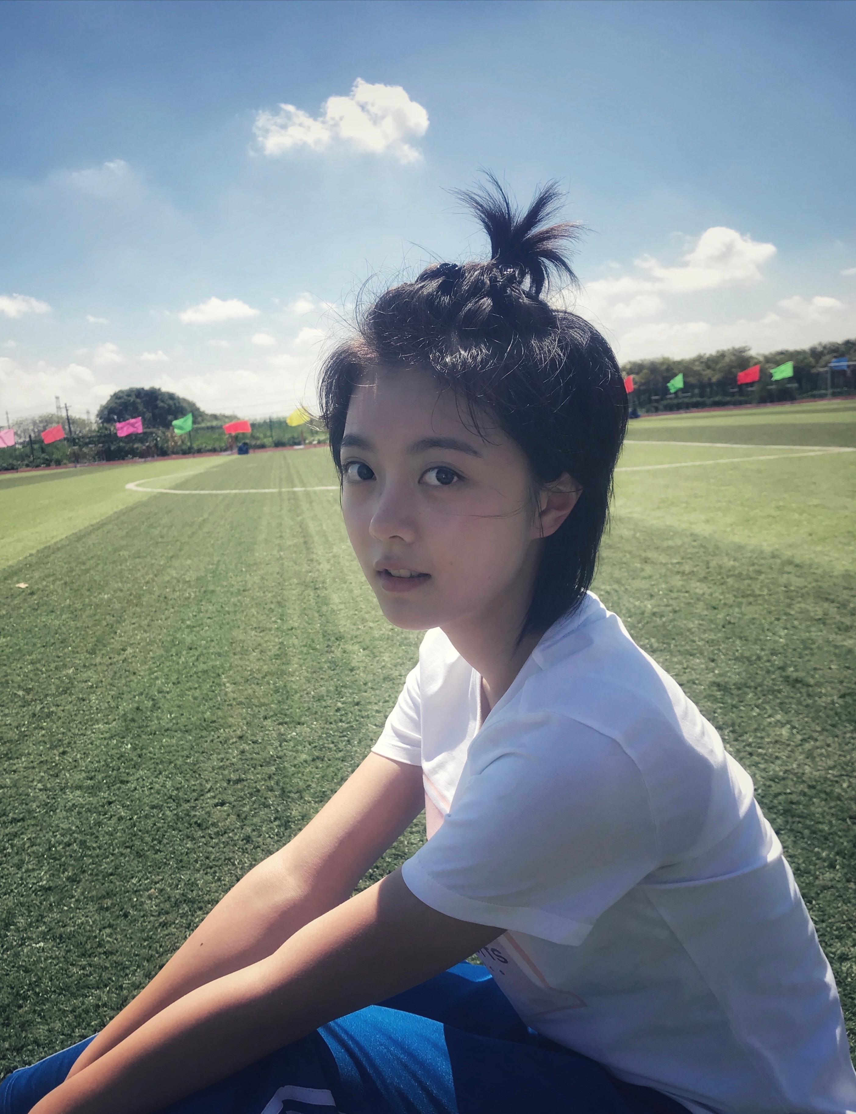 赵今麦青春照(图片精选自—赵今麦微博)