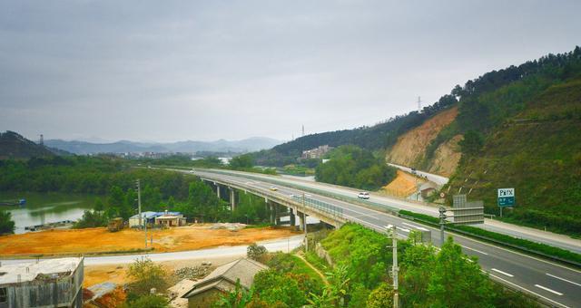 益湛鐵路線上的會讓車站——梧州北站