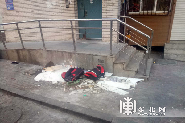哈尔滨市中北春城三期:大风一刮垃圾满天飞