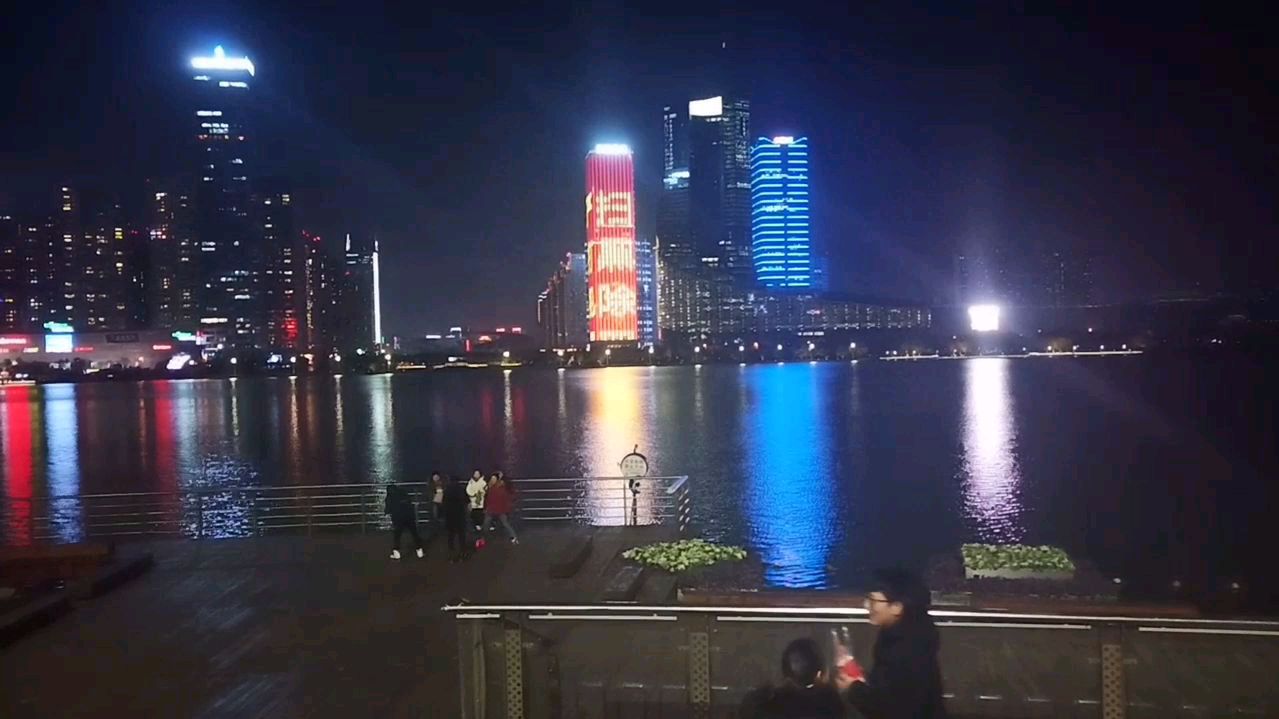 跨年夜合肥天鹅湖有歌有舞,天太冷人太少景色依然很美想看吗?