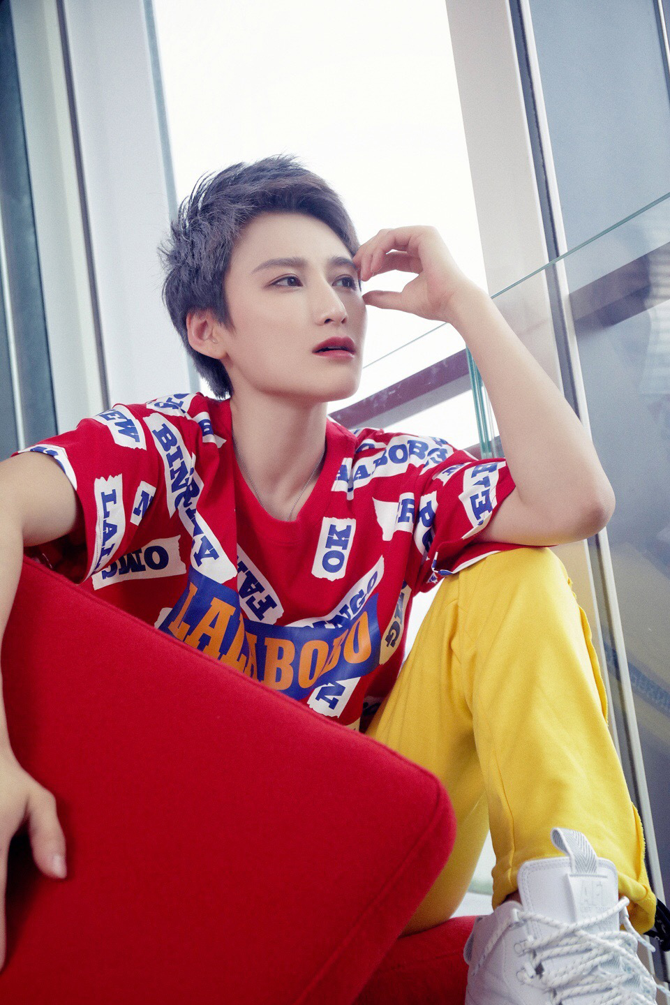 还记得《红海行动》的佟莉吗?蒋璐霞帅起来真没男人什么事