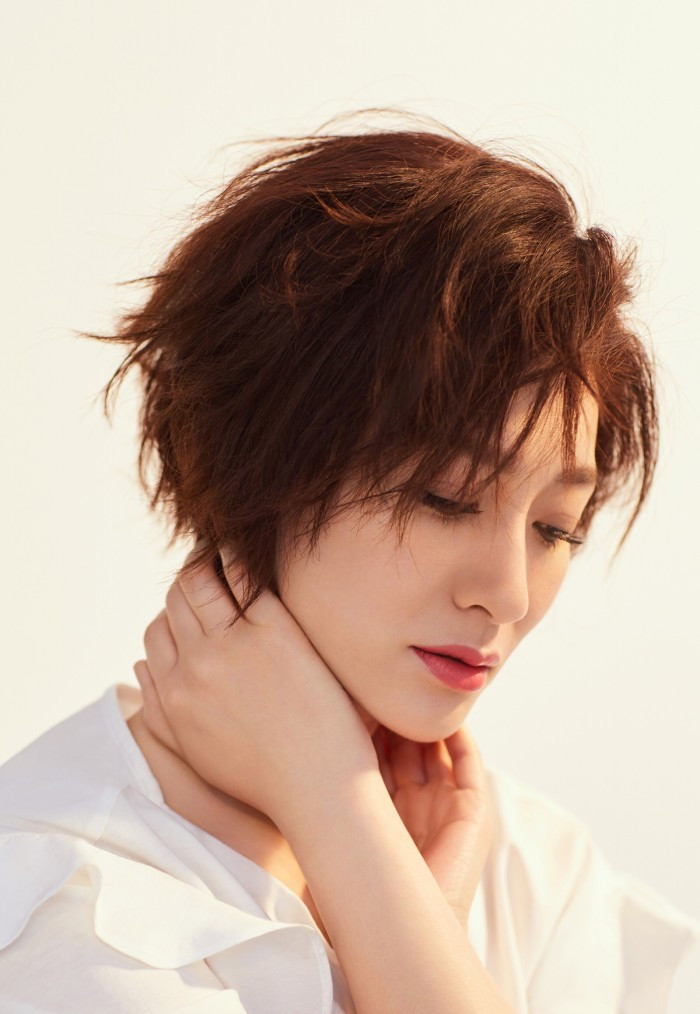 短发的李小冉俏丽可爱,你们喜欢李小冉吗?
