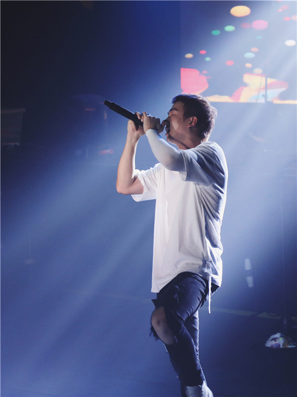 白举纲"耳盲"全国巡演首唱北京 速燃小宇宙