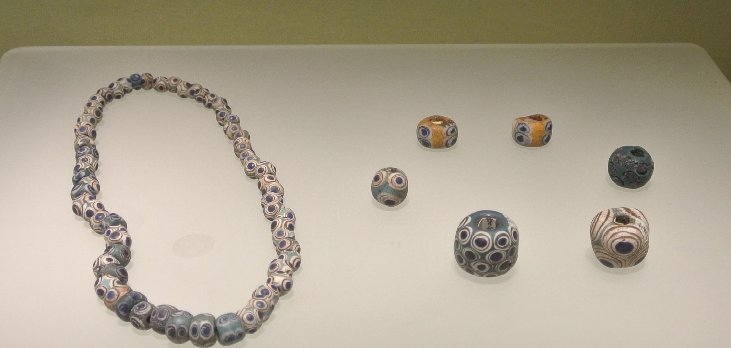 具有浓郁的西域风情 在楚国贵族墓葬中,考古学家经常发现一种被称为"