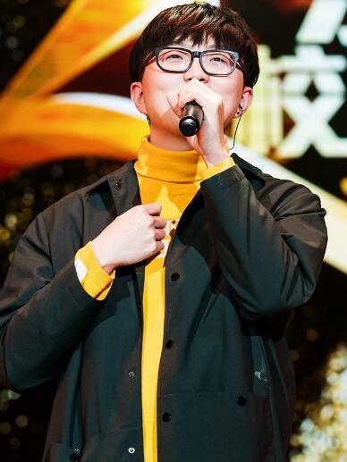 毛不易在和姜梓新一起录制完快本后就主动加了她微信,对她蛮有好感的