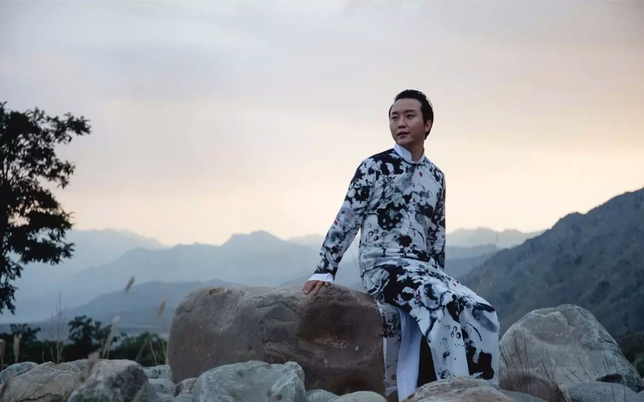 第二首就是王建房的《在人间,当初这首歌也是火