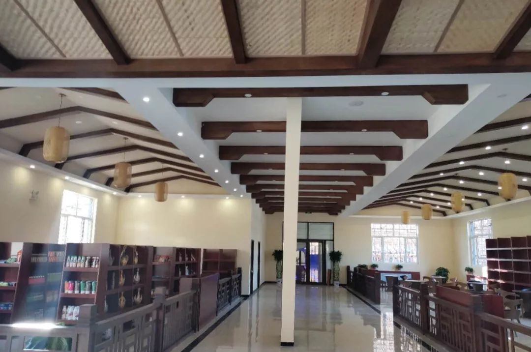 游客接待中心:带给您一份温暖;冷了,累了,休息一下!