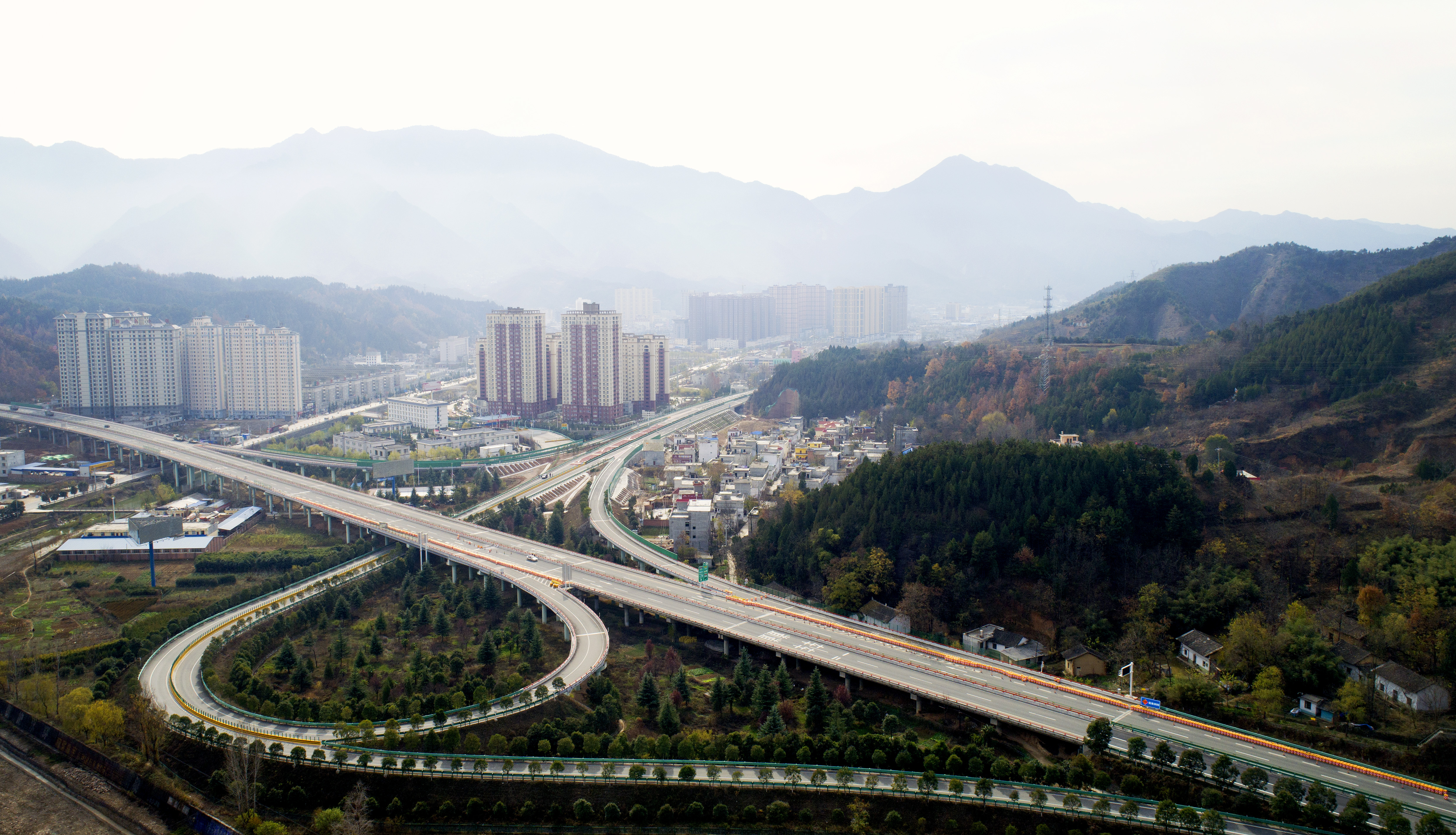 陝西柞水至山陽高速公路即將通車(4)