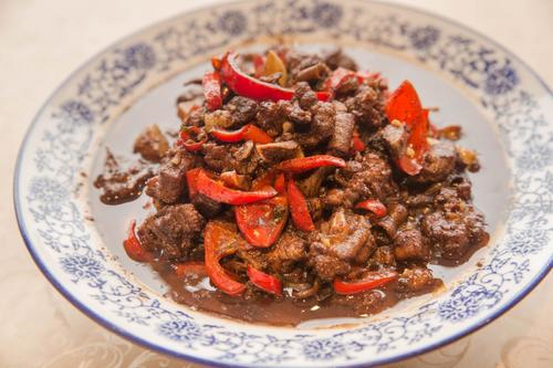 永新血鸭是江西永新县的一道汉族特色菜肴,与永新狗肉,酱萝卜炖老鸭等