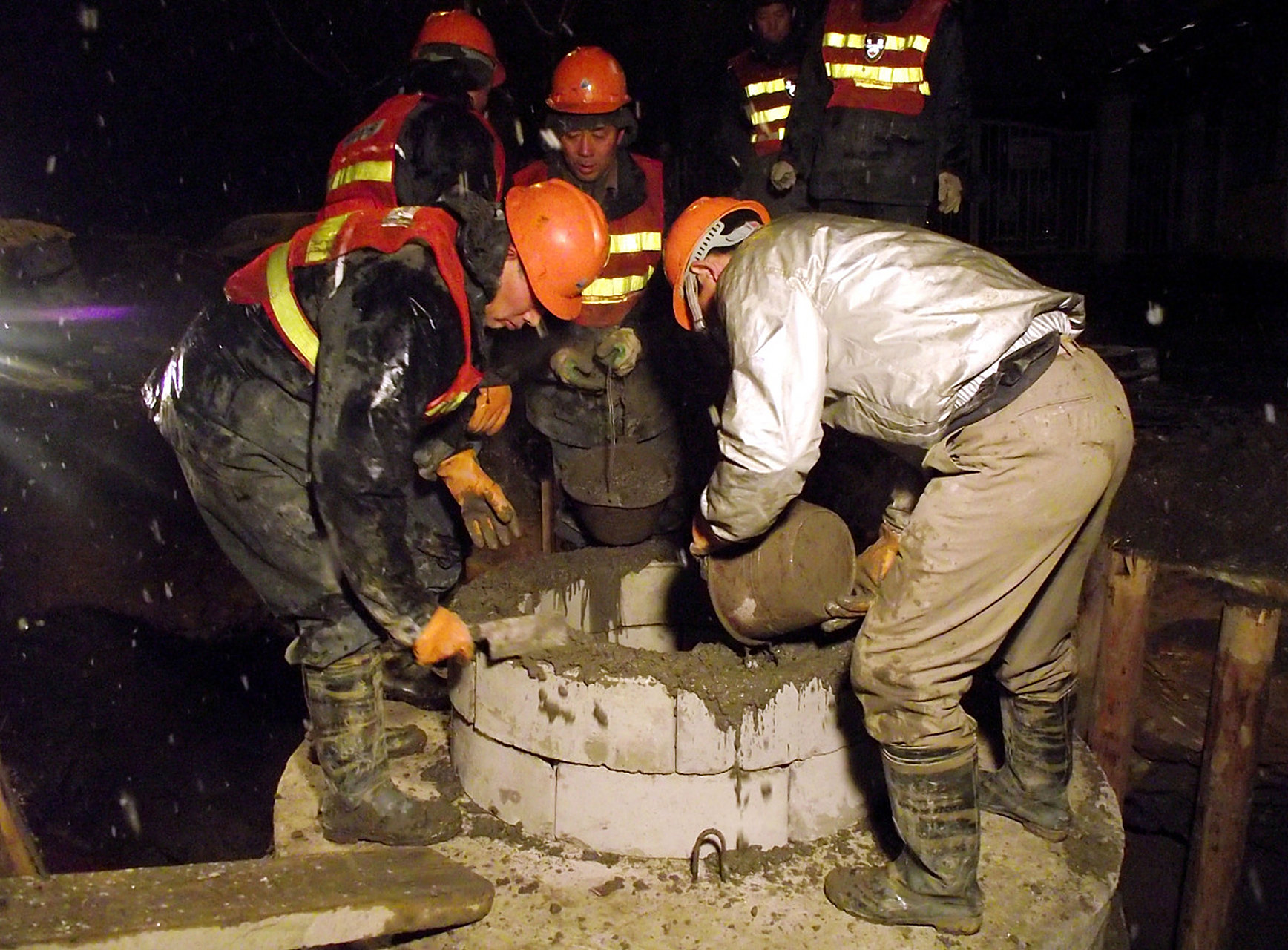 最近,湖北武汉市洪山区发生了一起工地沼气中毒惨案.