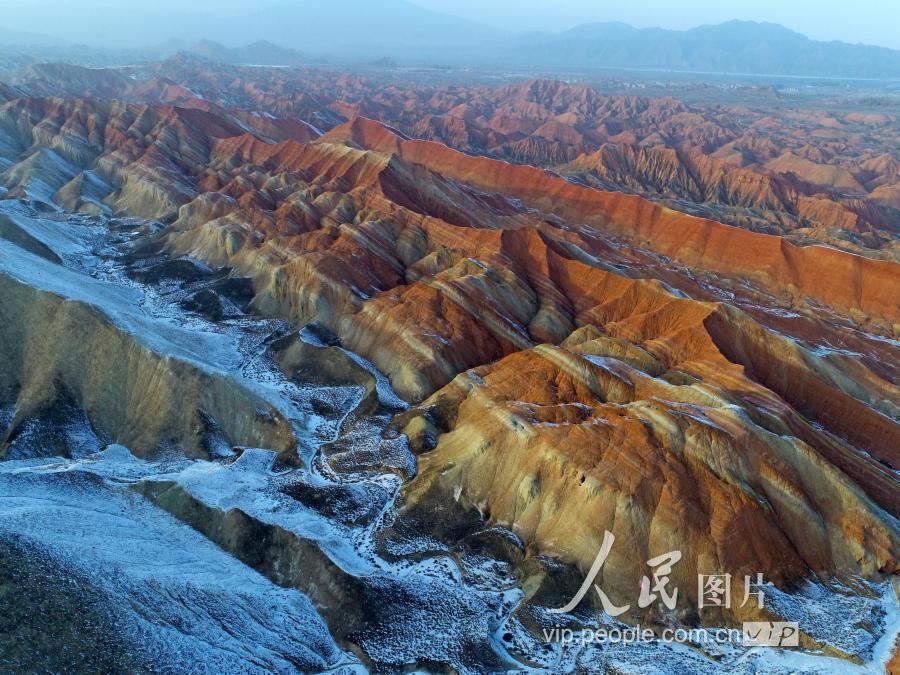 2018年12月9日航拍的张掖丹霞景区绚丽美景.