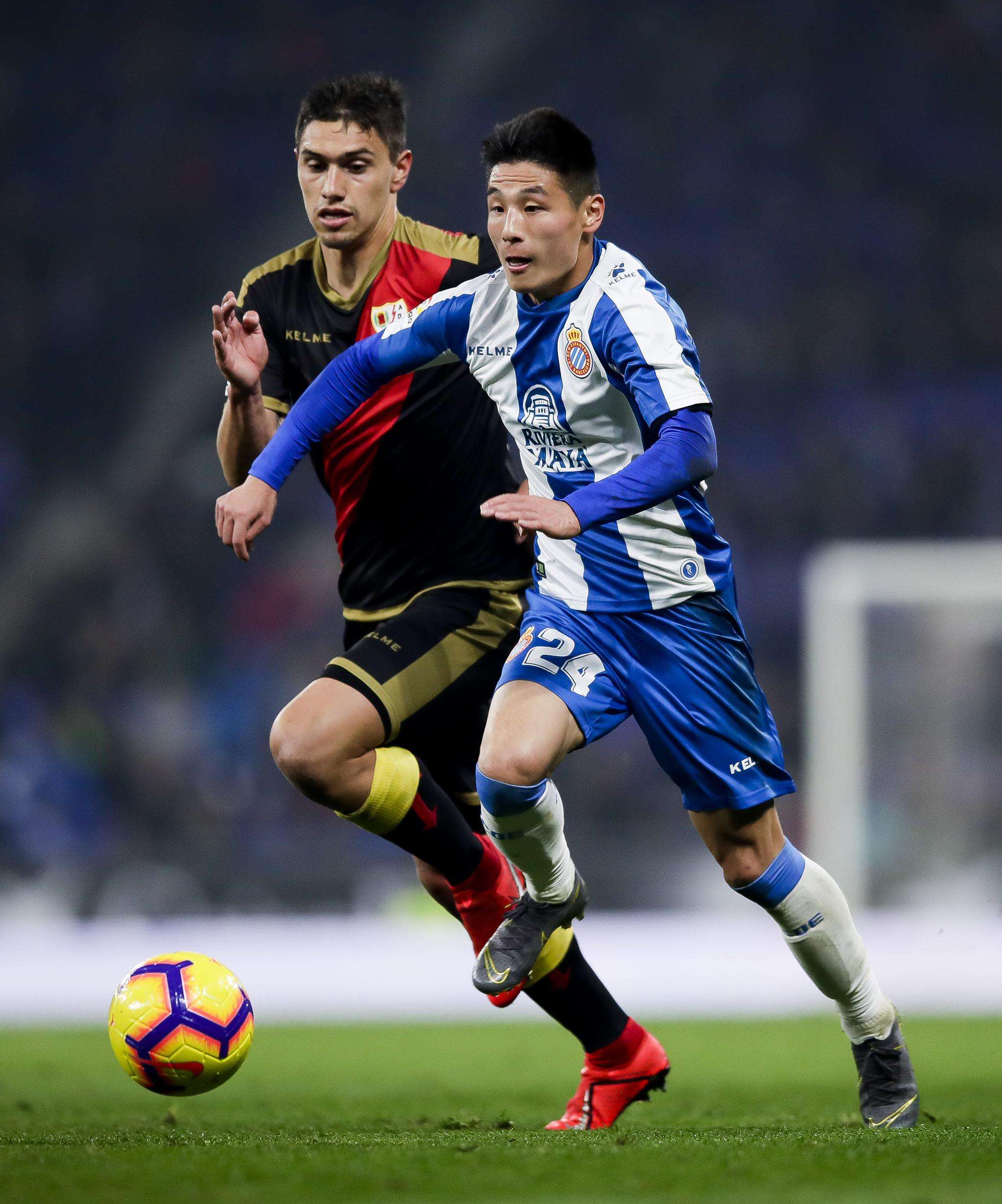 武磊被范志毅"教育",不要靠身体要靠脑子,你是出去跟人抢饭碗