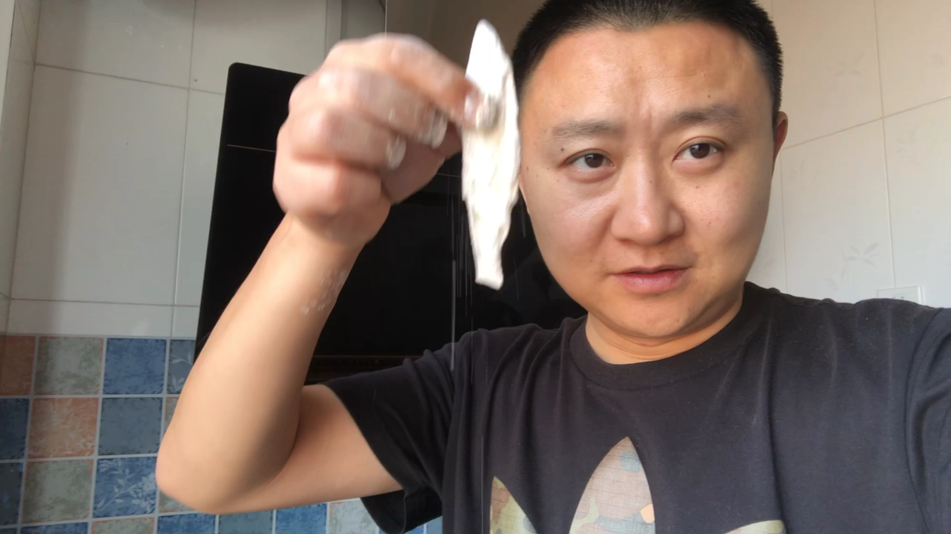 河里抓的野生小鱼,回家炸着吃,简直太香了