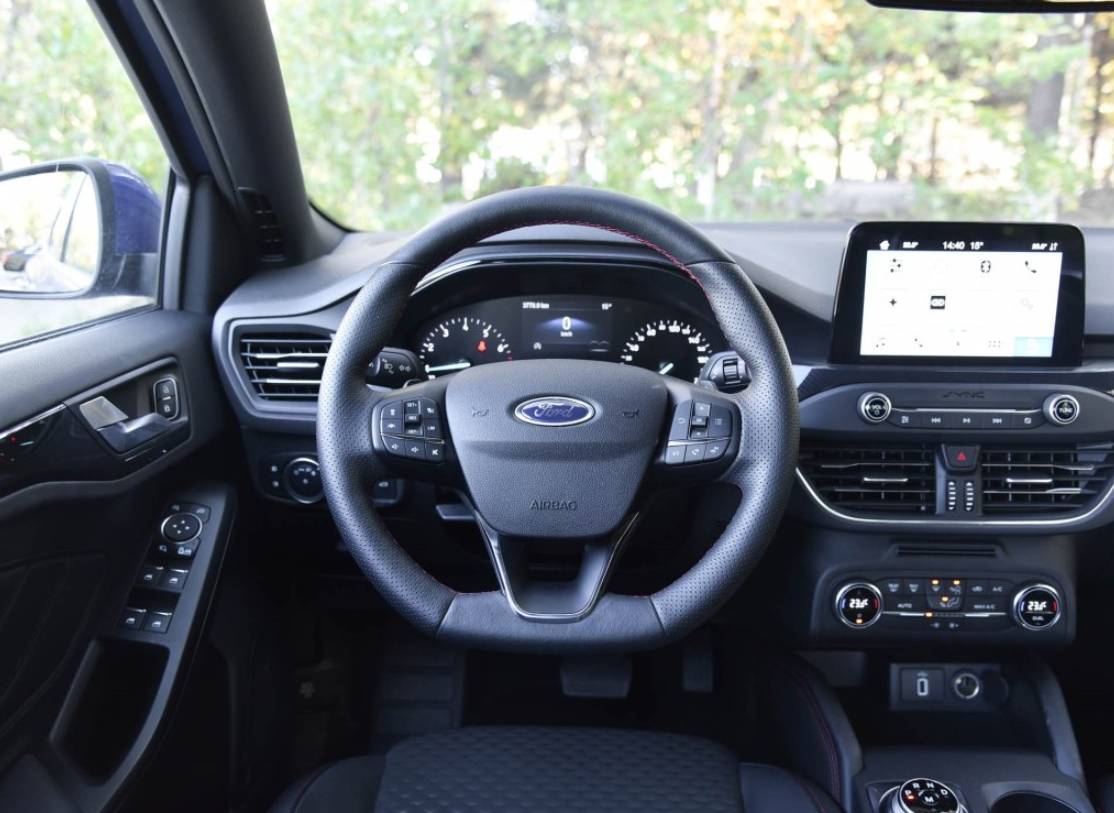 福克斯st line评测:外观更新,动力改版,体验操控的乐趣