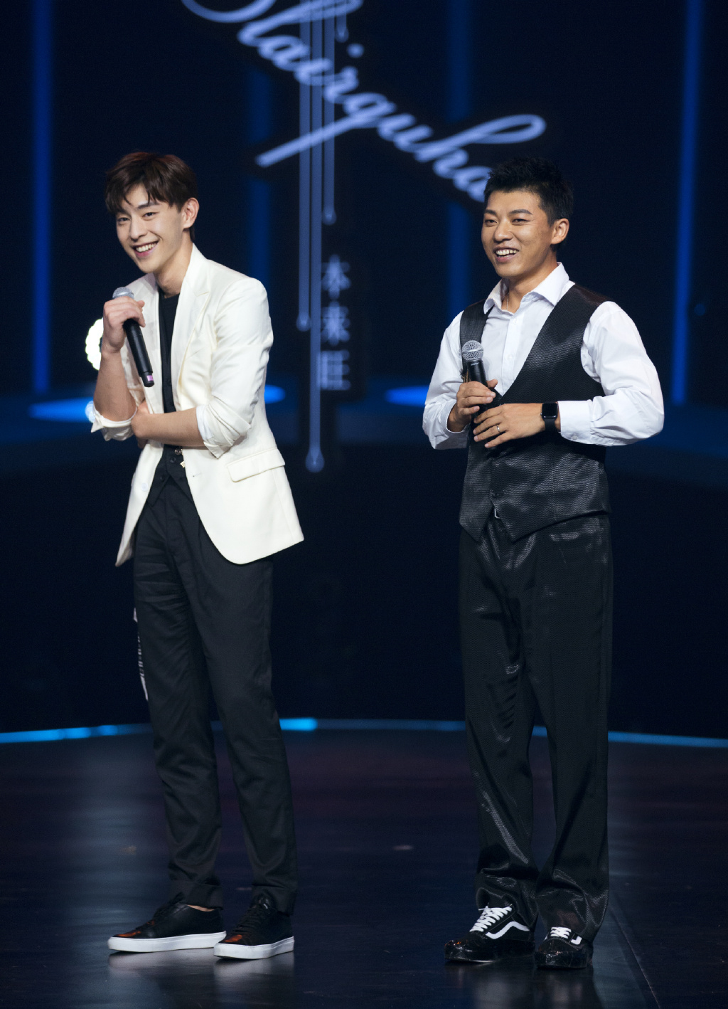 但最最令人期待的,还是这部已经杀青的《我的真朋友