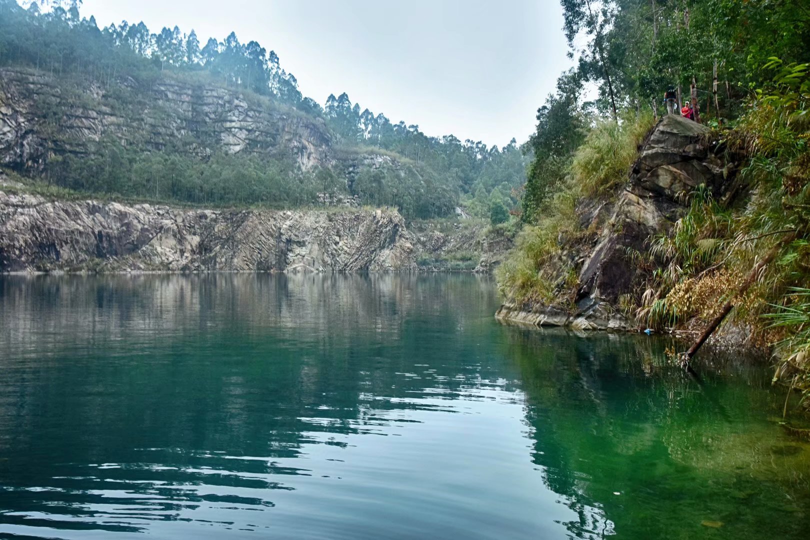 广州最后一处秘境 六片山天池 邂逅广州的九寨沟
