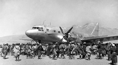 然而,由于海拔,气候和交通等原因,当雄机场作为民航机场的历史非常