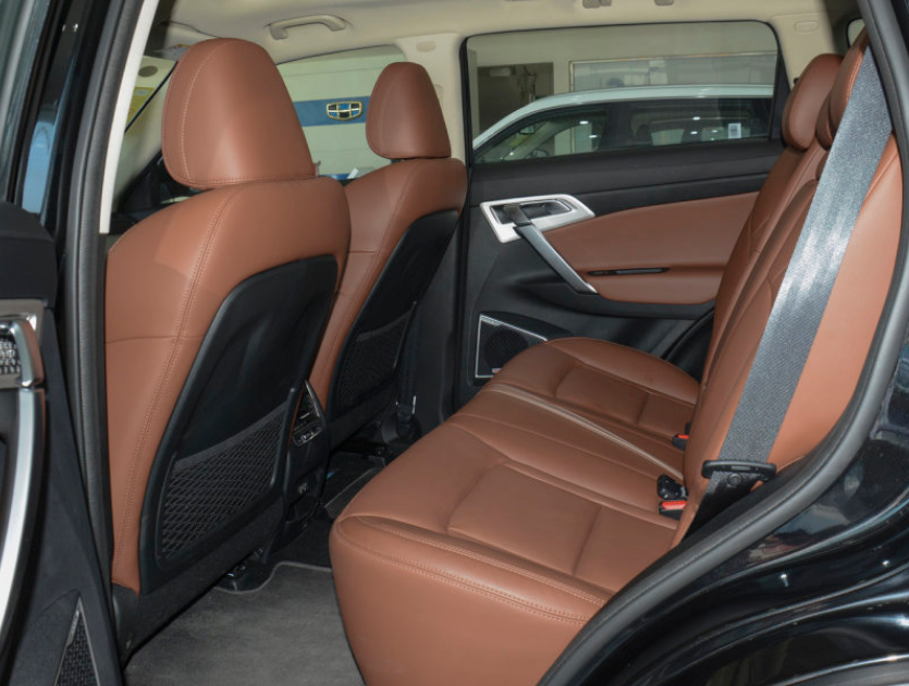 吉利博越的简单欣赏,颜值很在线,操作整体线条饱满