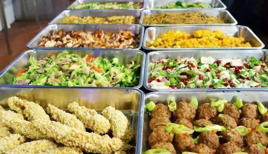 四川师范大学食堂两荤一素套餐3.8元 十多年没涨价