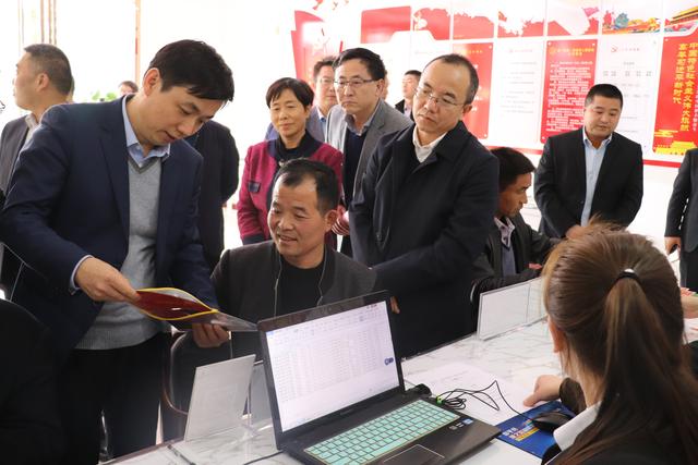 全国双拥办副主任王忠诚一行来庄里试验区调研退役军人服务管理工作
