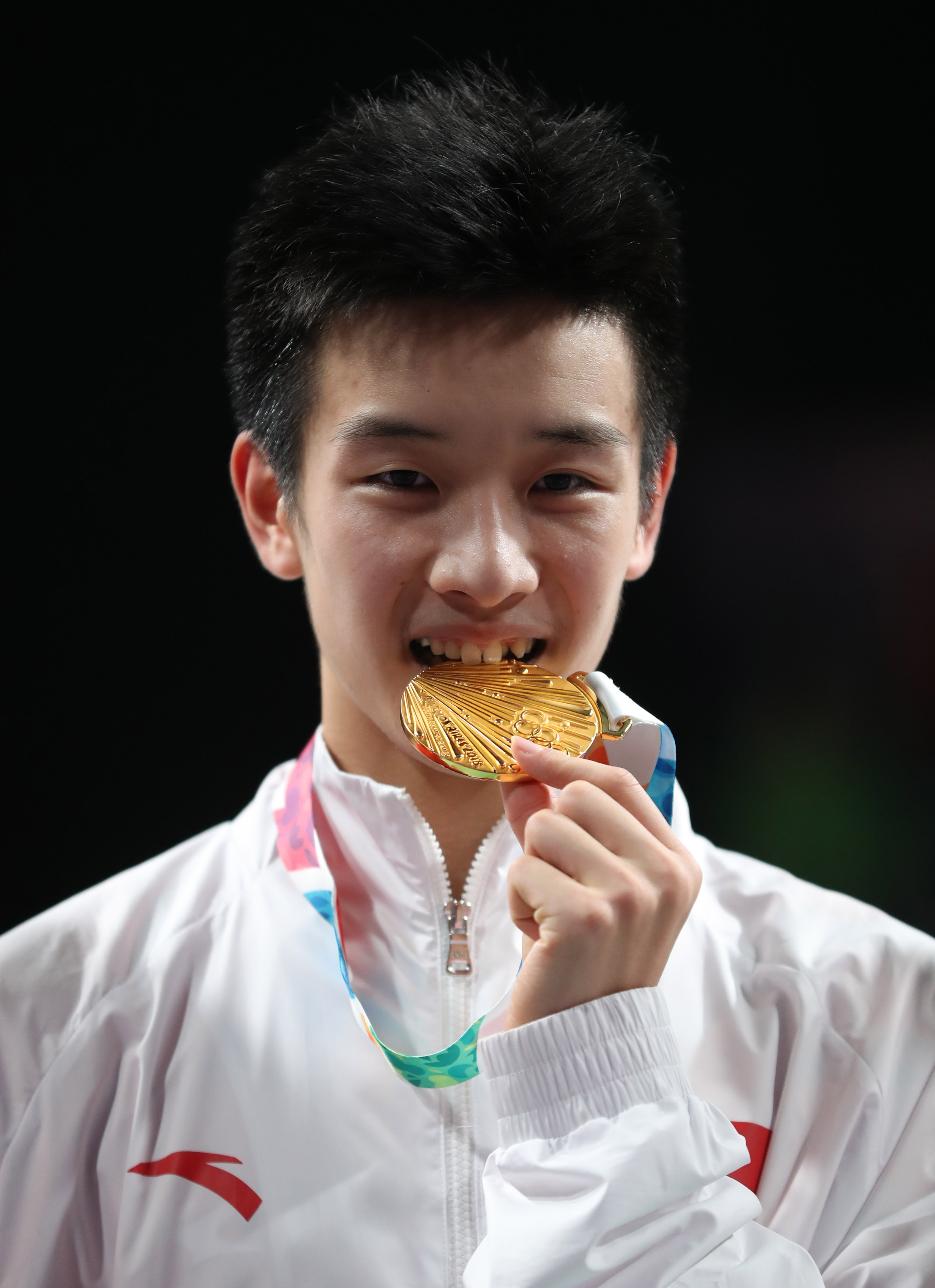 羽毛球——李诗沣获得男子单打冠军