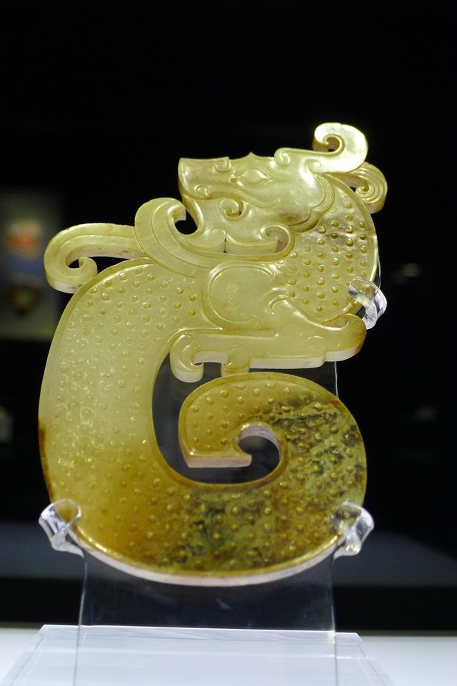 徐州博物馆s形玉龙鉴定六要素分析辨伪,2020收藏高古玉学习干货