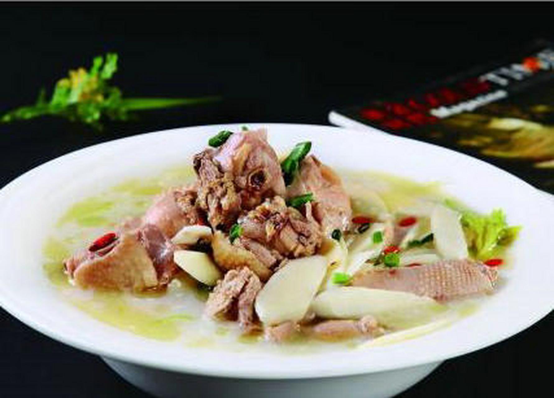 百城百味#面炕鸡是河南省信阳市息县传统的汉族名菜,属于豫菜系.