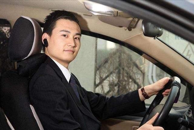 给领导开车,牢记"九字原则",受领导重用还有想不到的隐性好处