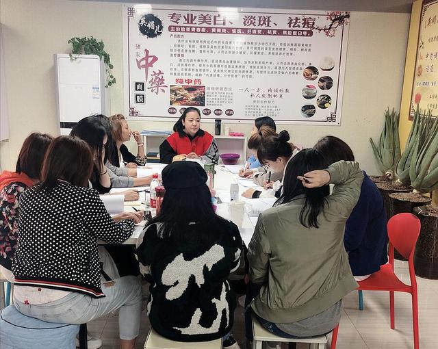 安全无小事,英媚儿组织中药面膜加盟学员开展正能量主题教育活动