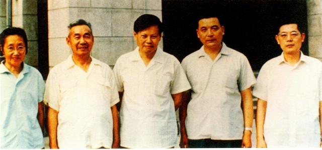 他曾是杨振宁的老师,从农村走出来的大师张文裕