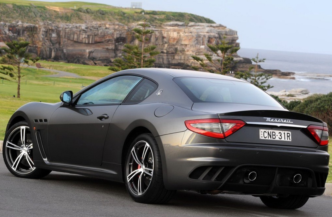 走进玛莎拉蒂granturismo的精致外观,科技感十足