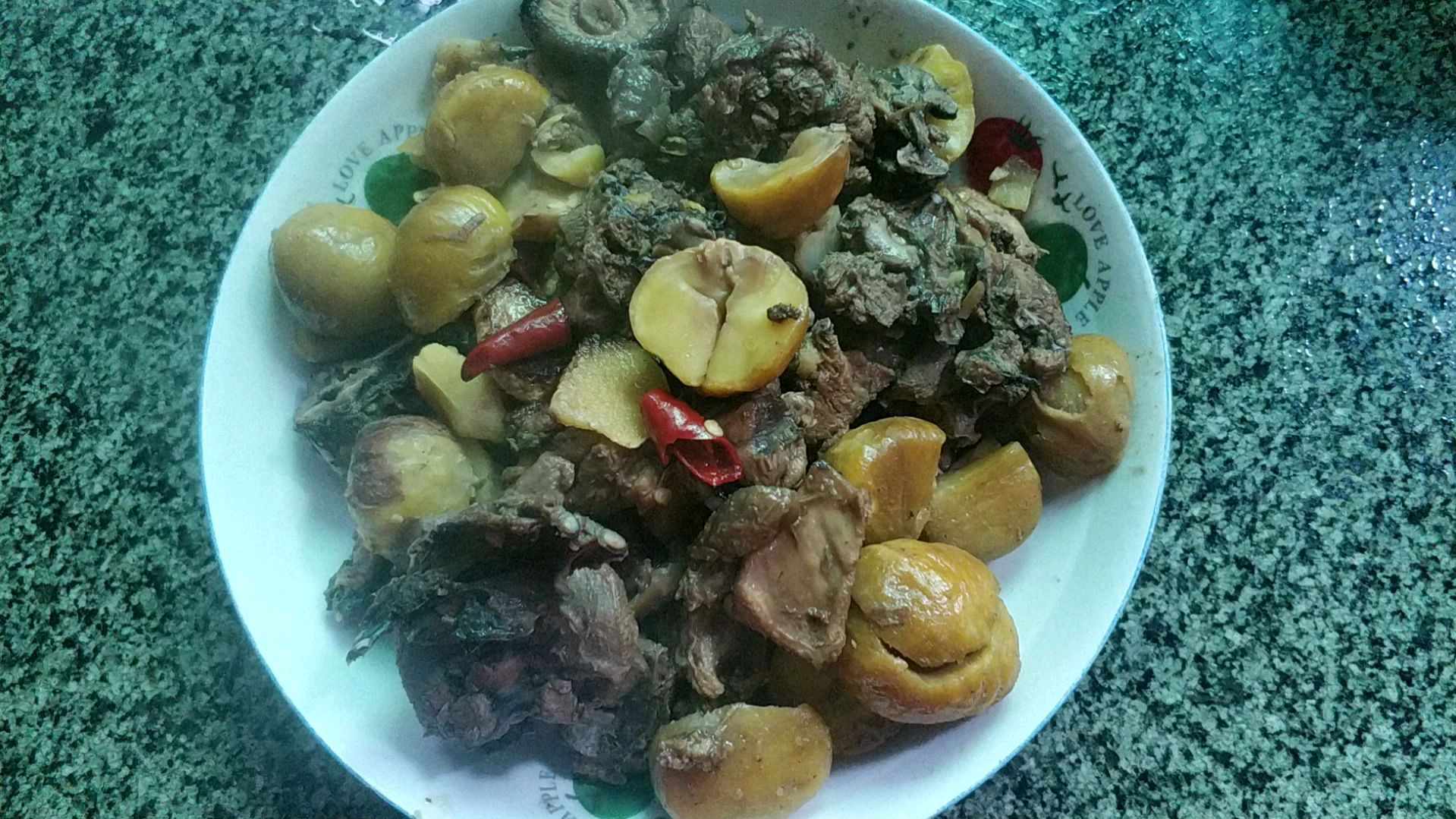 香喷软澜的板栗烧鸡可大饱口福