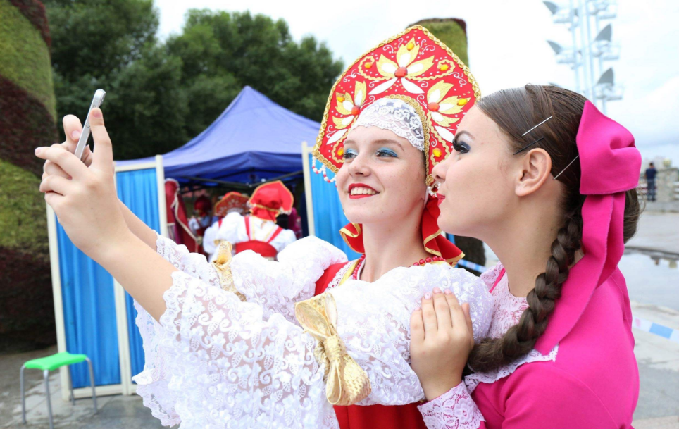 生活在黑龙江的俄罗斯人为何大多为女性?她们靠什么养活自己?