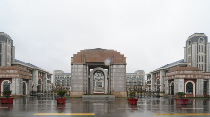 江苏高考"最牛"的大学,清华北大遍地走!校长却不受大家欢迎?