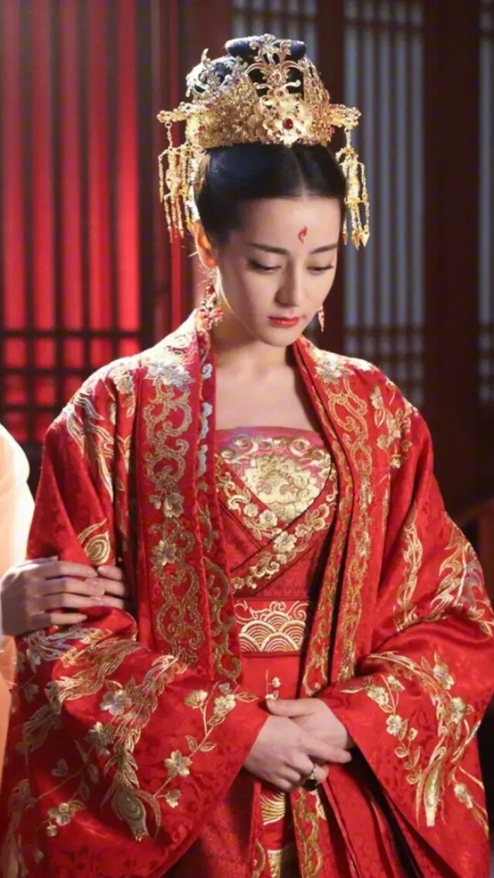 古装剧中的红衣美人,风华绝代妩媚妖娆,唐嫣真的美到我了!