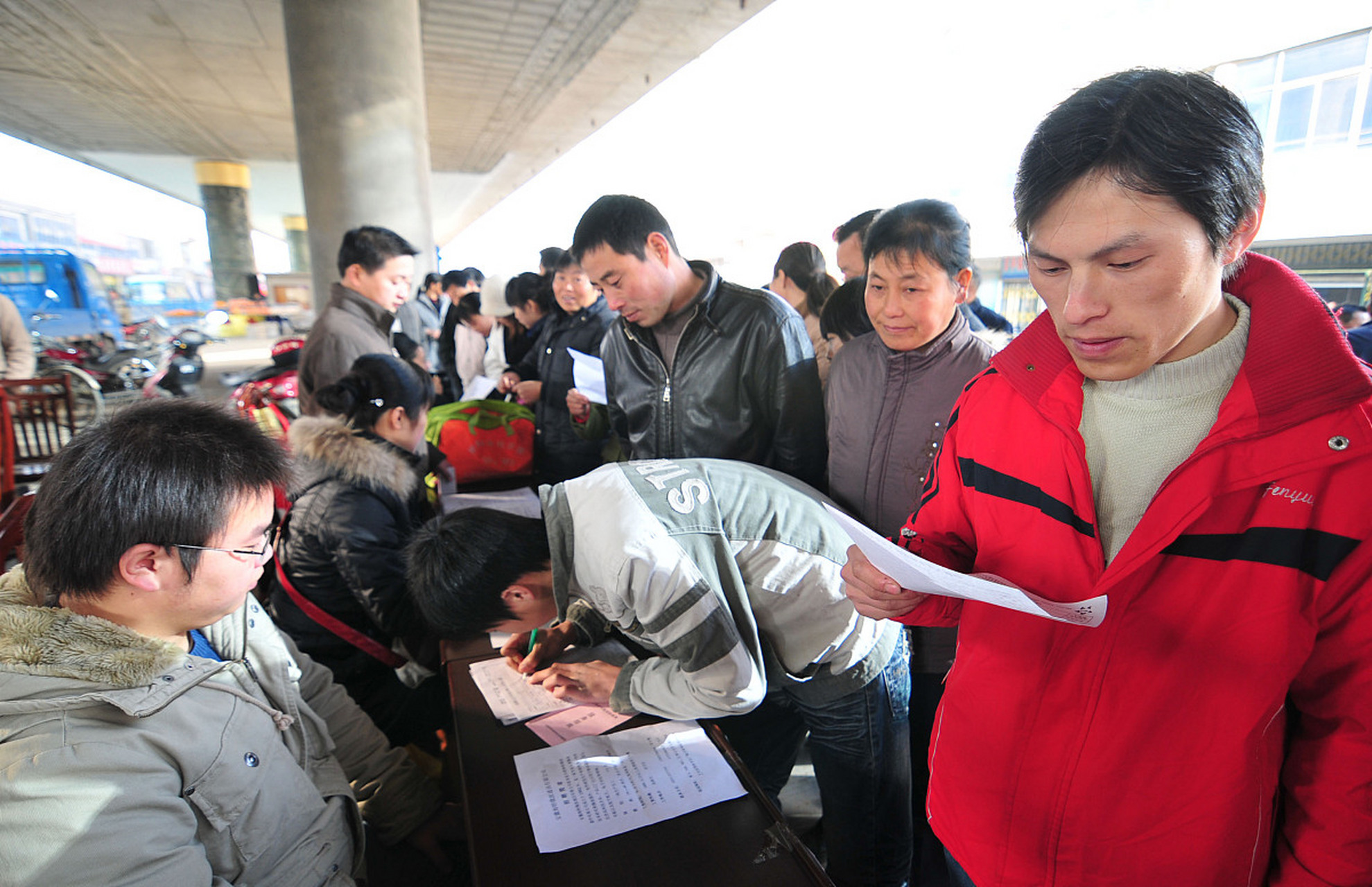 大学毕业生返乡就业比例上升带来哪些启示?